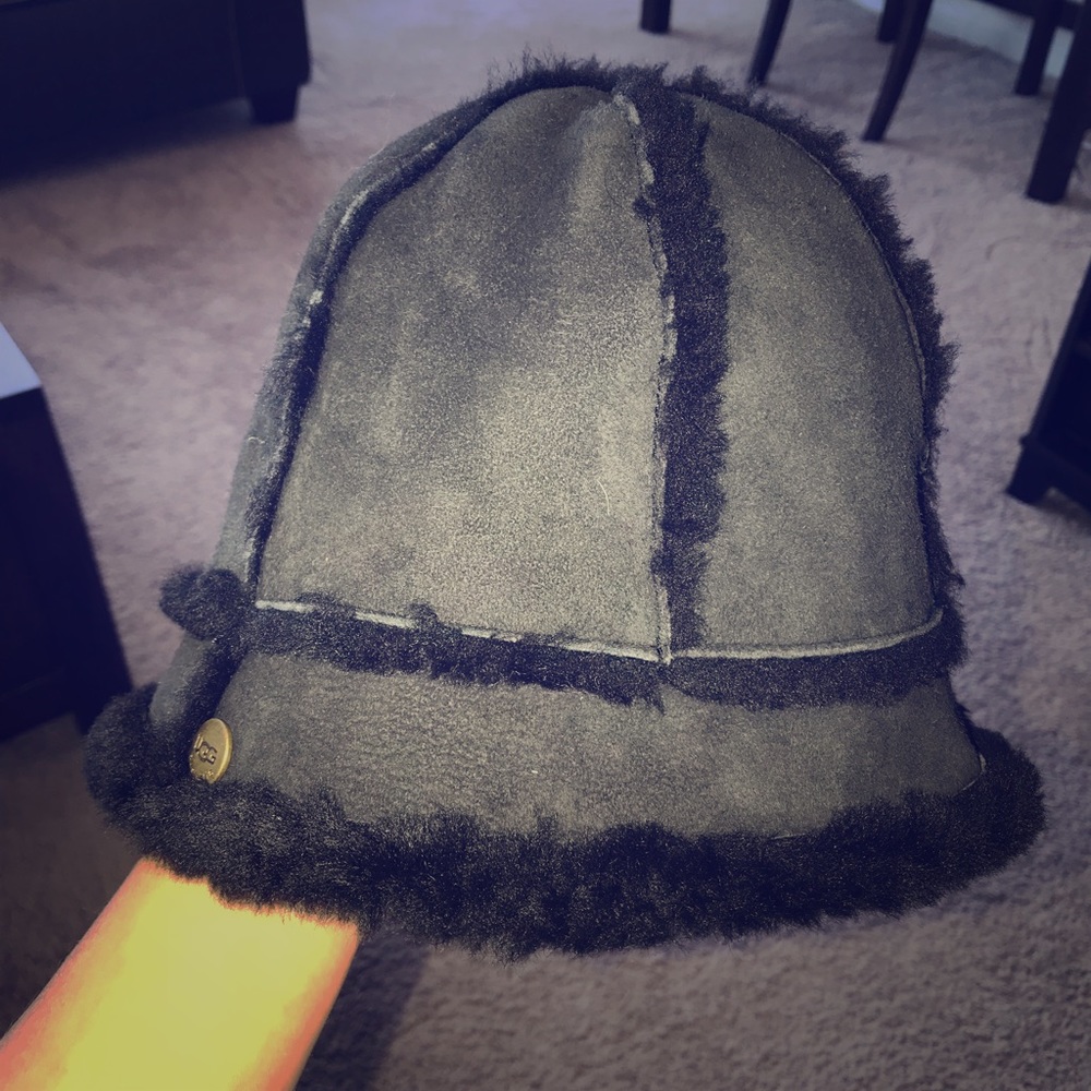 UGG bucket hat